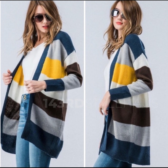 Sweaters - 🛑1 left 🛑 Multicolored striped sweater cardigan